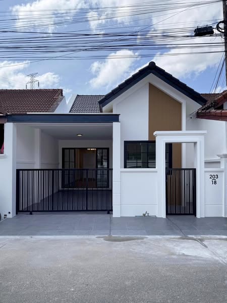 Detached House for Sale